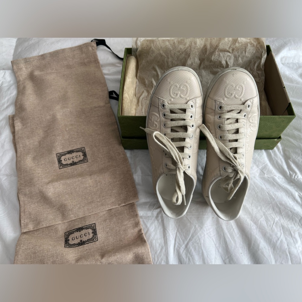Gucci Off-White Logo Sneakers